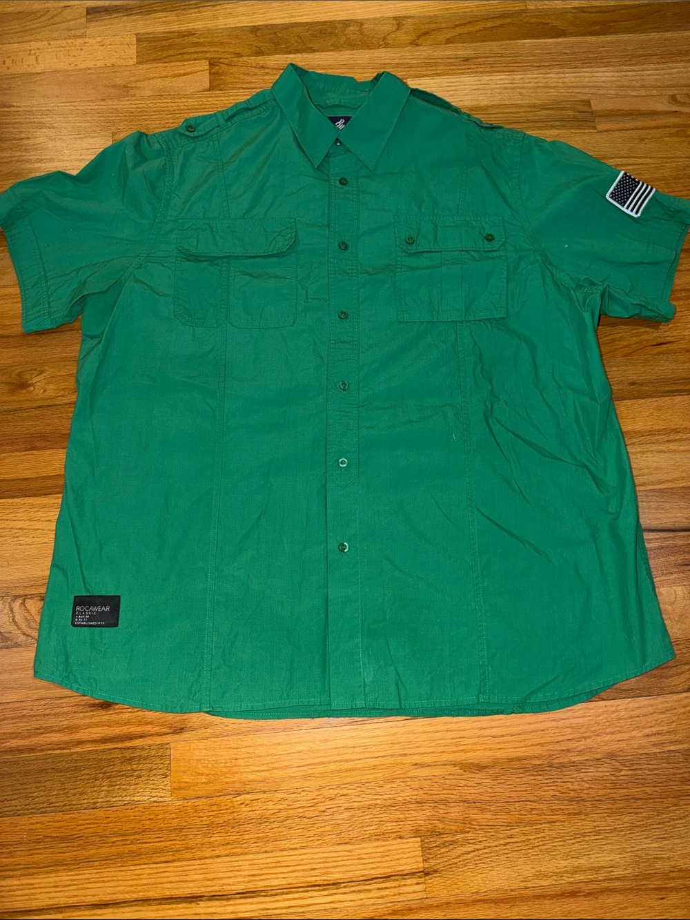 Rocawear Short-Sleeve Button-Down Shirt in Green